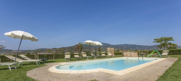 Дом с 15 комнатами в Кортона, Италия № 57193 5