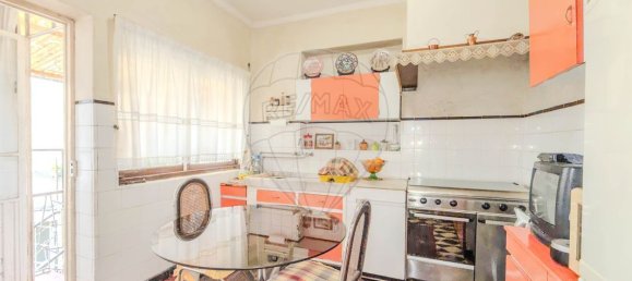 4 bedrooms House in Sao Joao da Madeira, Portugal No. 150865 4