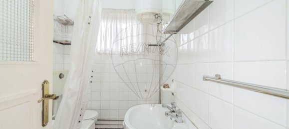 4 bedrooms House in Sao Joao da Madeira, Portugal No. 150865 9