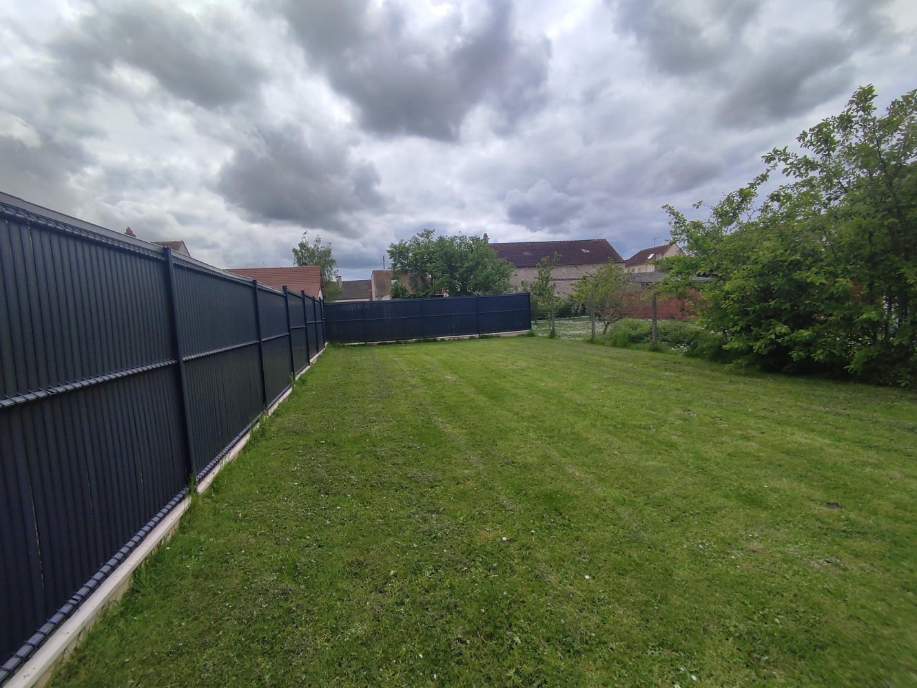 327m² Land in Osmoy, France No. 73217