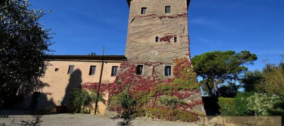 16 bedrooms House in Siena, Italy No. 220 3