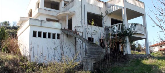 4 bedrooms Villa in Thessaloniki, Greece No. 7552 2