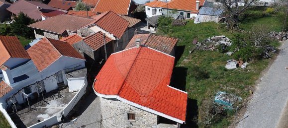 2 bedrooms House in Lamego, Portugal No. 16482 2