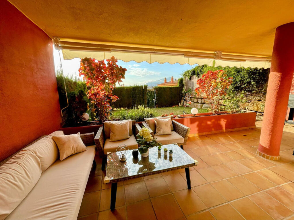 Apartamento T2 em Estepona, Spain N.º 185360