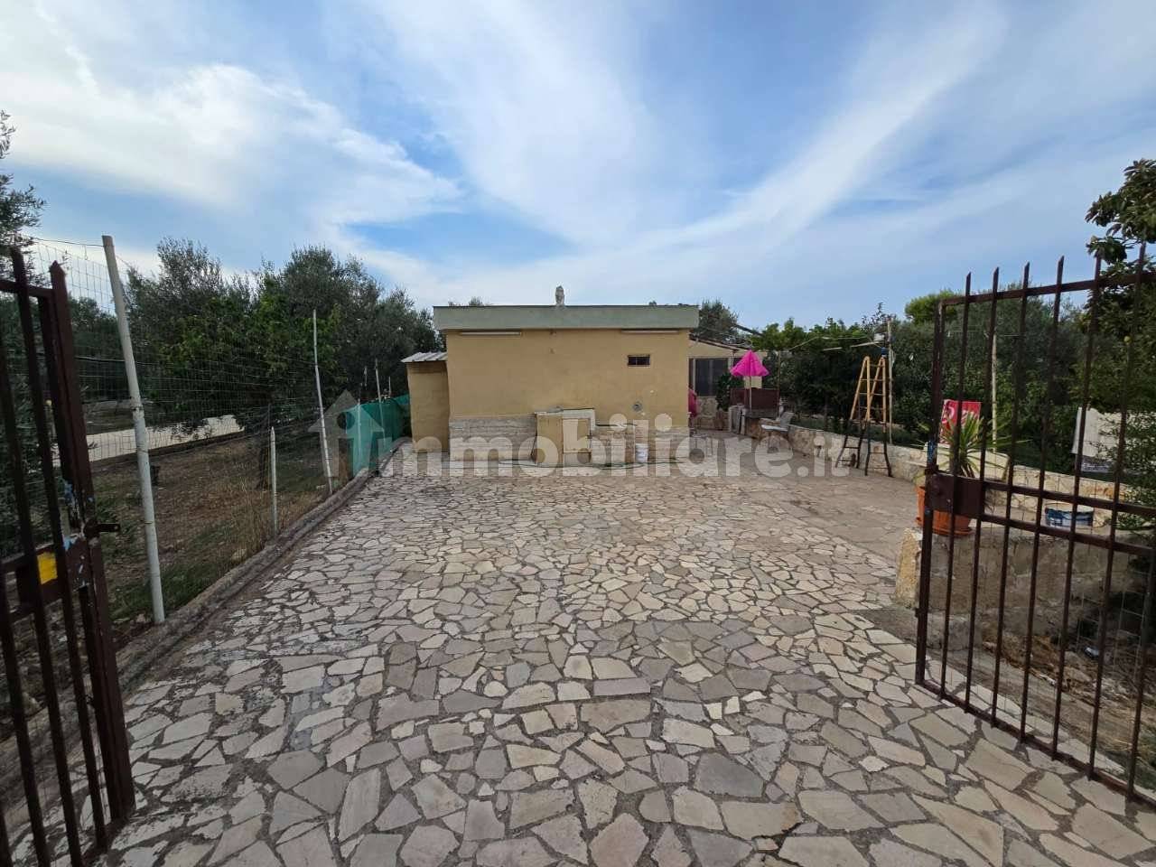 2 bedrooms Villa in Trani, Italy No. 173356