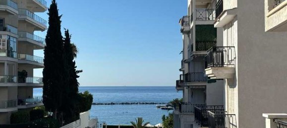 4 bedrooms Apartment in Germasogeia, Cyprus No. 16302 8