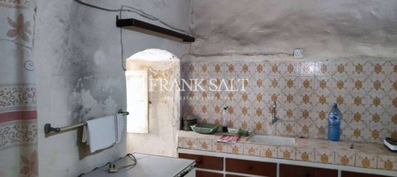 4 bedrooms House in Fontana, Malta No. 984 15