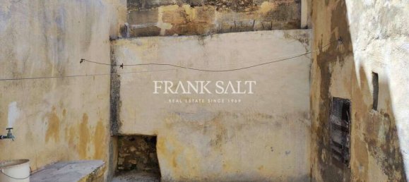 4 bedrooms House in Fontana, Malta No. 984 17