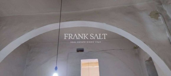 4 bedrooms House in Fontana, Malta No. 984 13