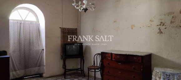 4 bedrooms House in Fontana, Malta No. 984 2