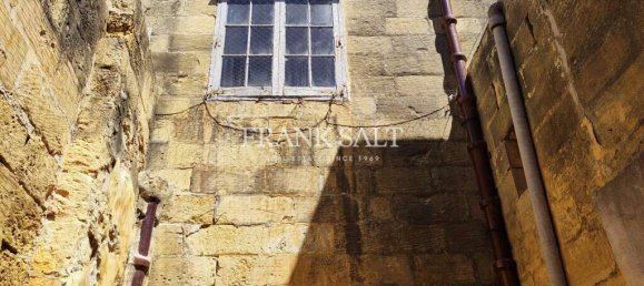 4 bedrooms House in Fontana, Malta No. 984 12