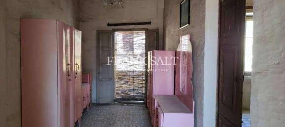 4 bedrooms House in Fontana, Malta No. 984 16