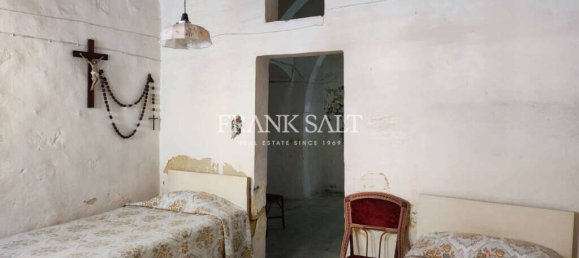 4 bedrooms House in Fontana, Malta No. 984 4