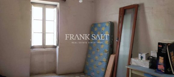 4 bedrooms House in Fontana, Malta No. 984 7