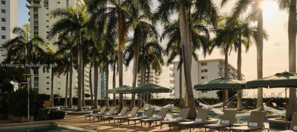 1 dormitorio propiedad comercial en venta en Miami, Miami-Dade, Florida, USA № 615808 2