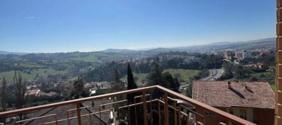 Квартира с 3 комнатами в Анкона, Италия № 34920 3