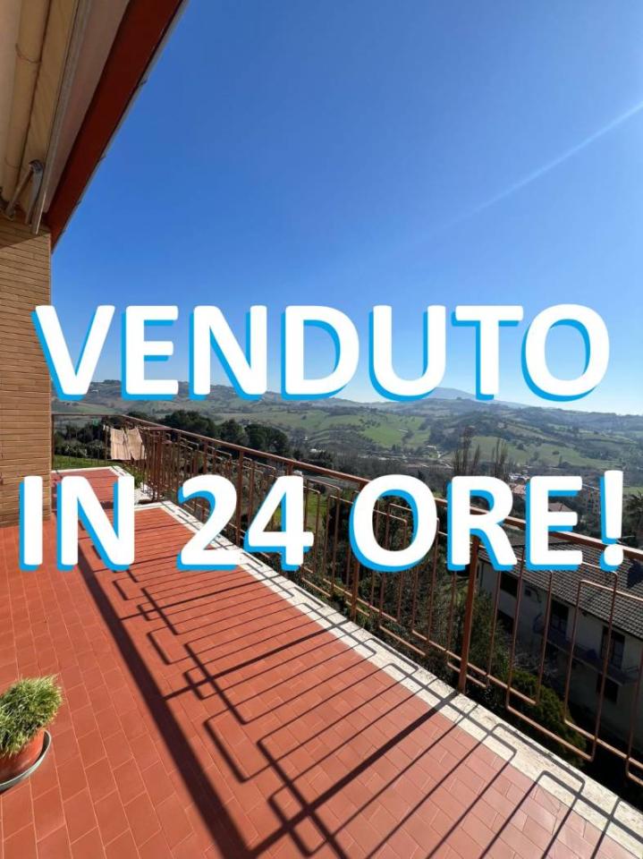 Квартира с 3 комнатами в Анкона, Италия № 34920