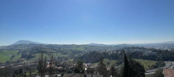 Квартира с 3 комнатами в Анкона, Италия № 34920 4