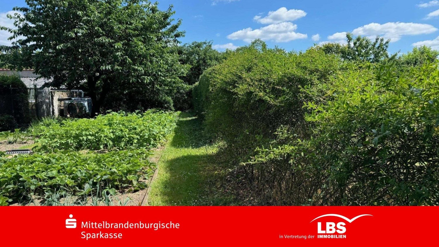 Дом с 13 комнатами в Oberhavel, Германия № 42520