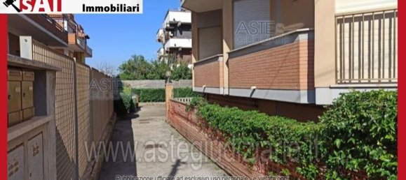 Квартира с 5 спальнями в Ардеа, Италия № 334036 37