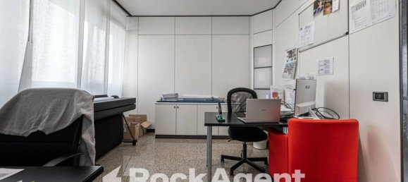 5 rooms Office in Padua, Italy No. 99867 10