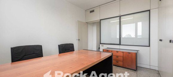 5 rooms Office in Padua, Italy No. 99867 2