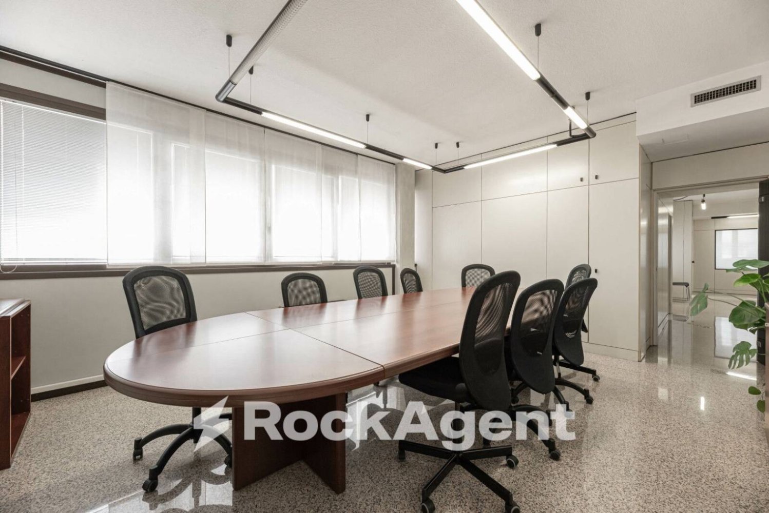 5 rooms Office in Padua, Italy No. 99867