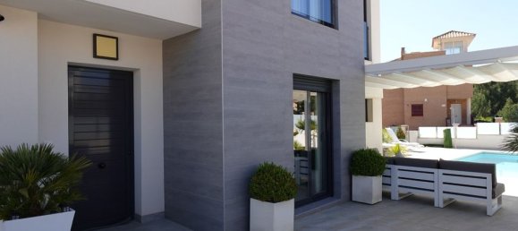 3 bedrooms Villa in La Nucia, Spain No. 190461 2