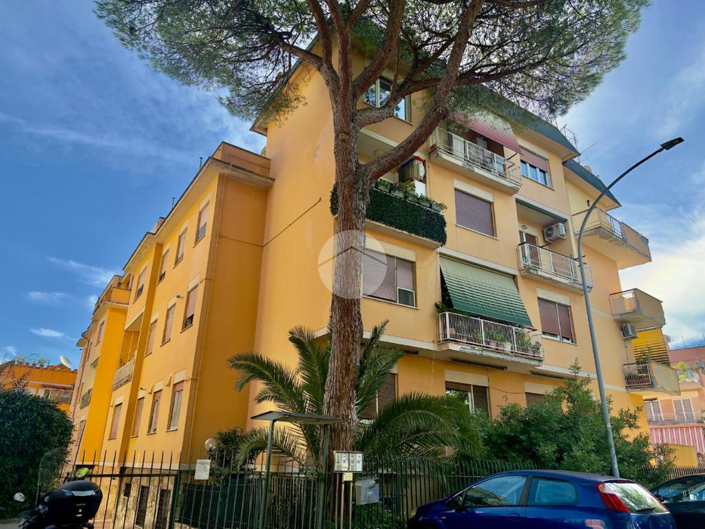 3 bedrooms Apartment in Rome, Italy No. 316268