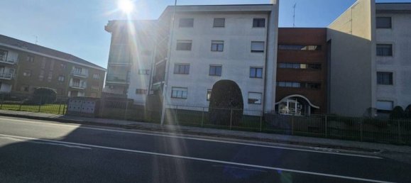 4 rooms Apartment in Vigliano Biellese, Italy No. 205098 2