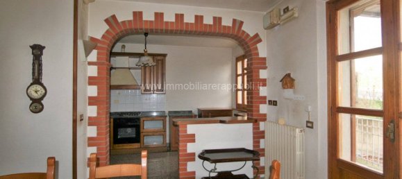 Дом с 5 спальнями в Лучиньяно, Италия № 118956 2