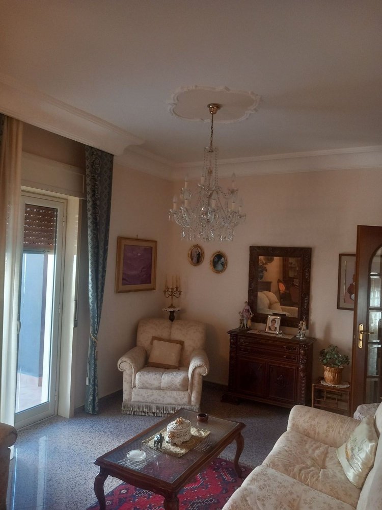 5 غرف نوم شقة في Caltanissetta, Italy رقم 331902