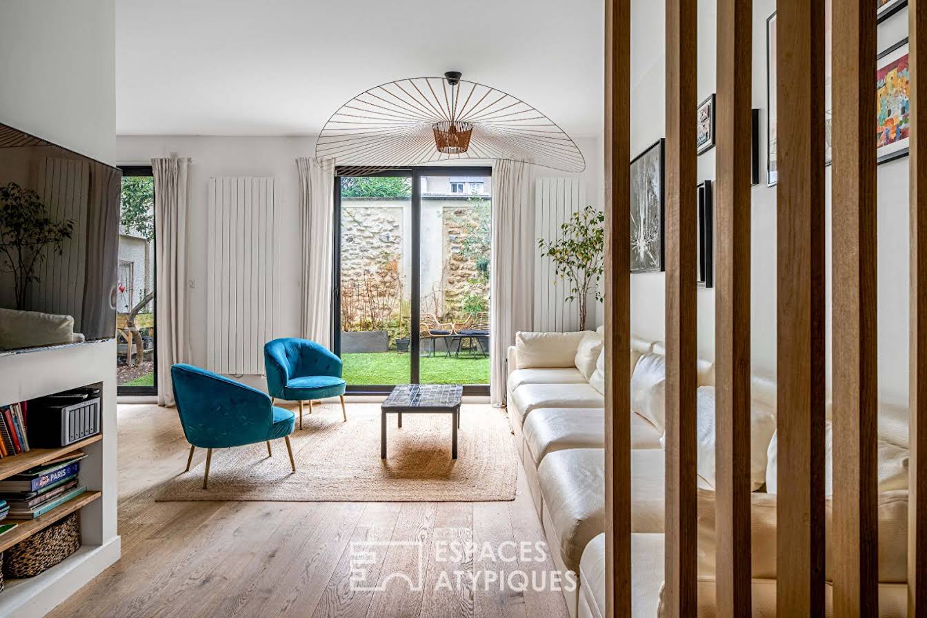 2 bedrooms Apartment in Paris, France No. 168084