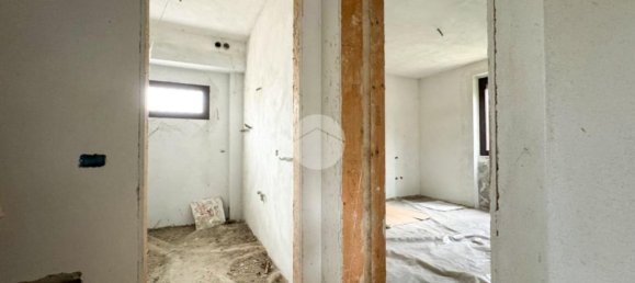 Квартира с 3 комнатами в Монтикьяри, Италия № 311848 16