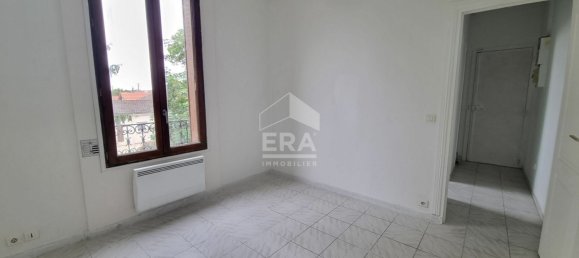 Studio in Neuilly-sur-Marne, France No. 182220 2