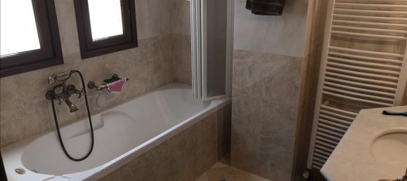 4 bedrooms Commercial property in Loutraki, Greece No. 4791 11