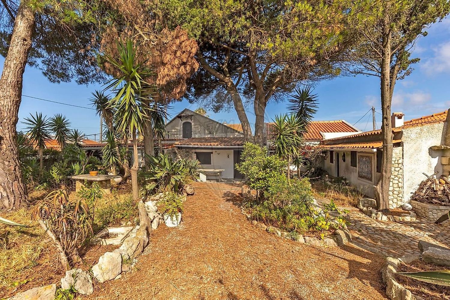 3 bedrooms House in Sesimbra, Portugal No. 223611