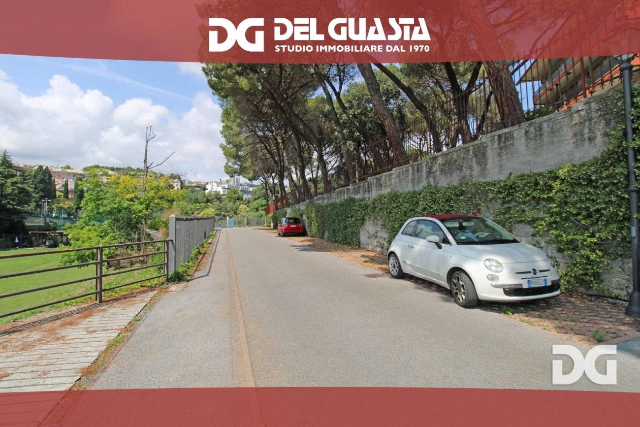 Estacionamiento en Genoa, Italy 12 m² No. 136649