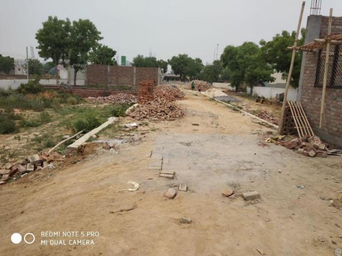 Casa de 2 dormitorios en Noida, India No. 66764