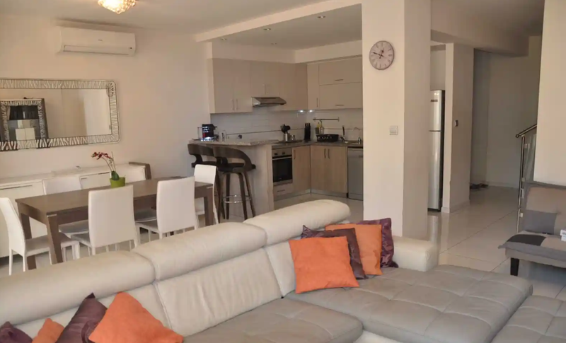 3 bedrooms Apartment in Germasogeia, Cyprus No. 14046