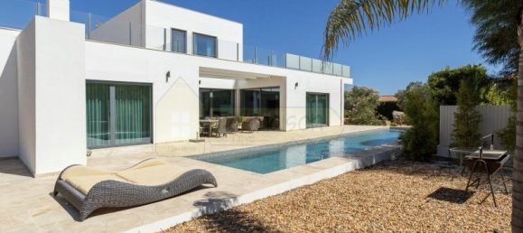 4 bedrooms Villa in Olhao, Portugal No. 319766 2
