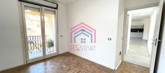 3-salle Appartement à Ariccia, Italy No. 144755 16