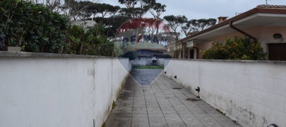 Вилла с 3 спальнями в Ардеа, Италия № 108212 5