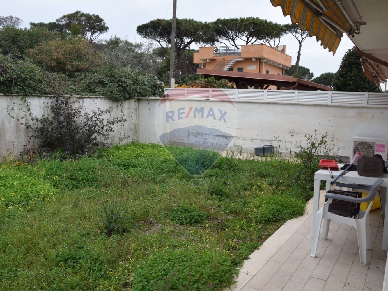 Вилла с 3 спальнями в Ардеа, Италия № 108212