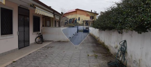 Вилла с 3 спальнями в Ардеа, Италия № 108212 7