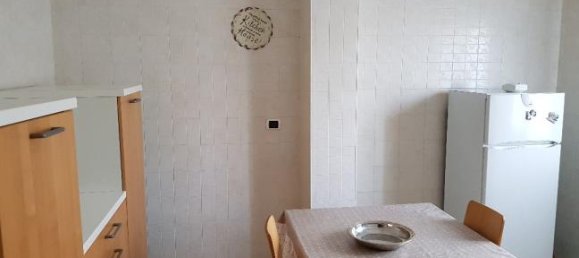 2-salle Appartement à Bari, Italy No. 252883 3