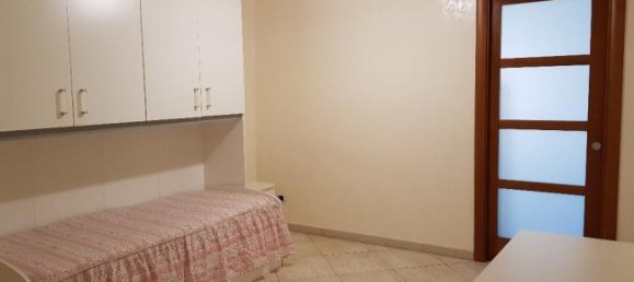 2-salle Appartement à Bari, Italy No. 252883 7
