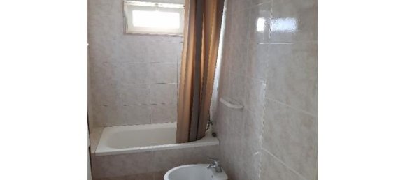 2-salle Appartement à Bari, Italy No. 252883 6