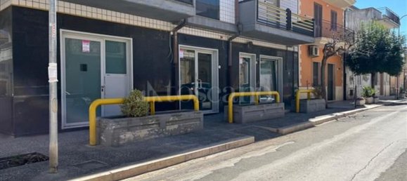 271m² Commercial property in Stornara, Italy No. 328570 3