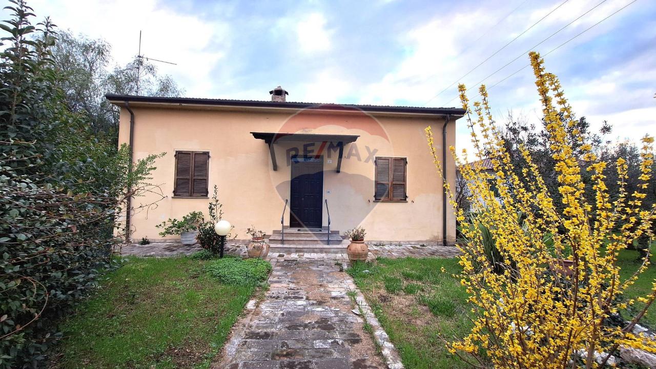 3-Zimmer Villa in Foligno, Italy, Nr. 9411